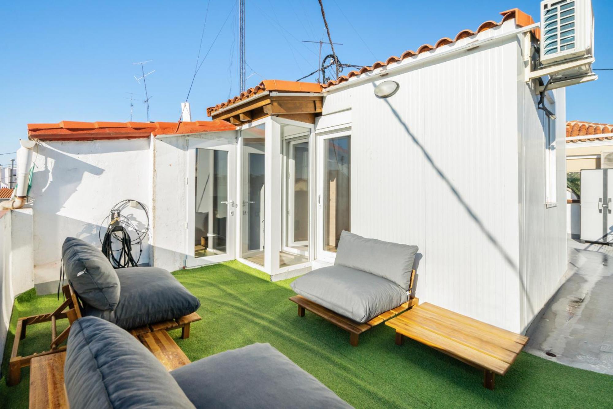 Atico Con Terraza En Lavapies Alquiler Temporal Madri Exterior foto